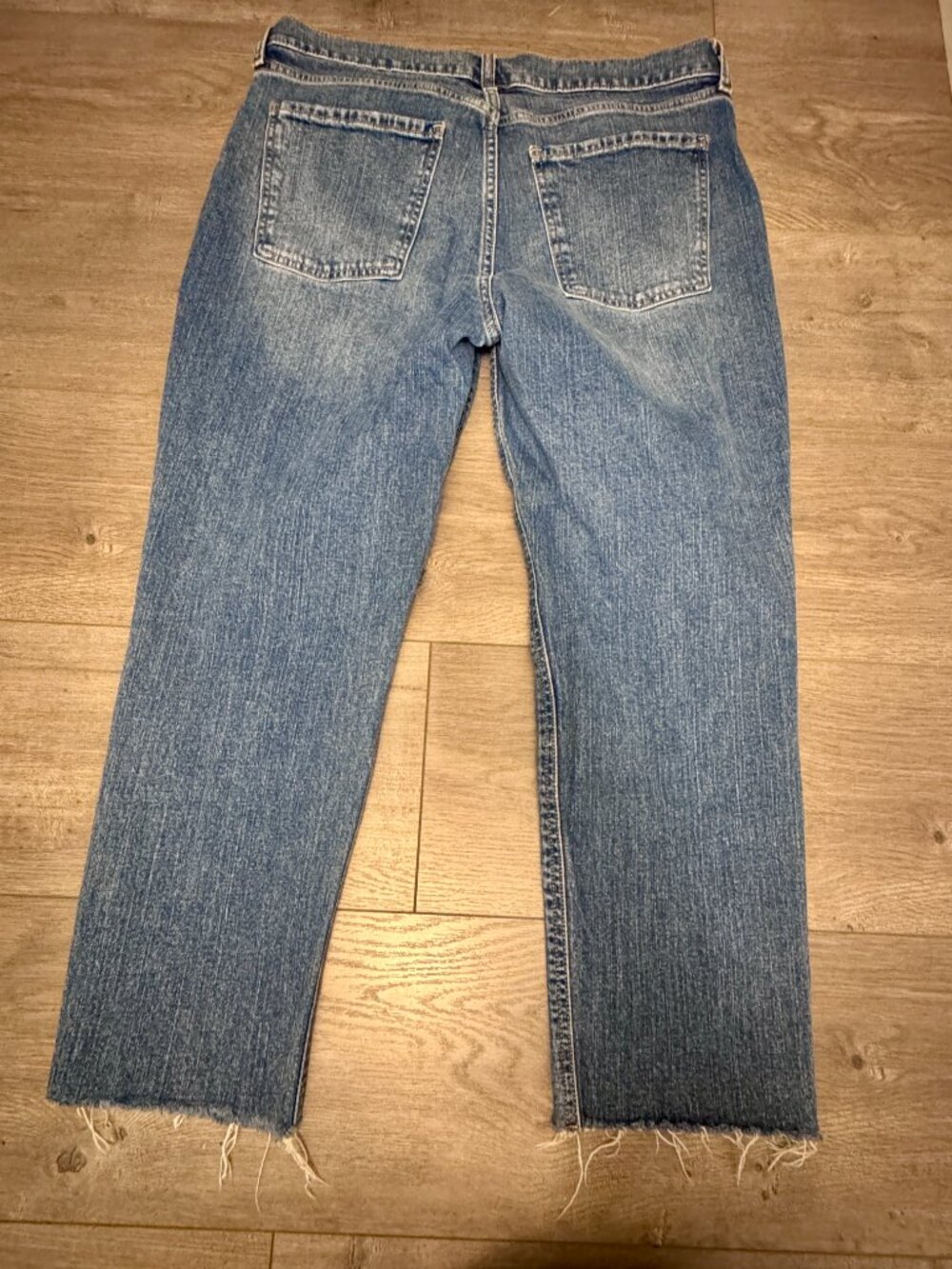 👖 Old Navy Mid-Rise Boyfriend Distressed Jeans Size 12 Raw Hem - Picture 11 of 11